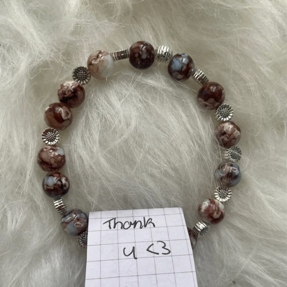 Cute flower bracelet - Picture 2 of 2